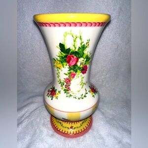 💐Laura Ashley Vase💐